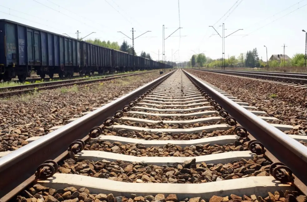 Traviesas para carga y pasajeros